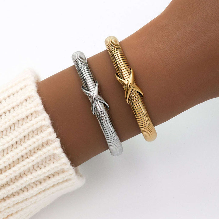 Gold Knot Bracelet