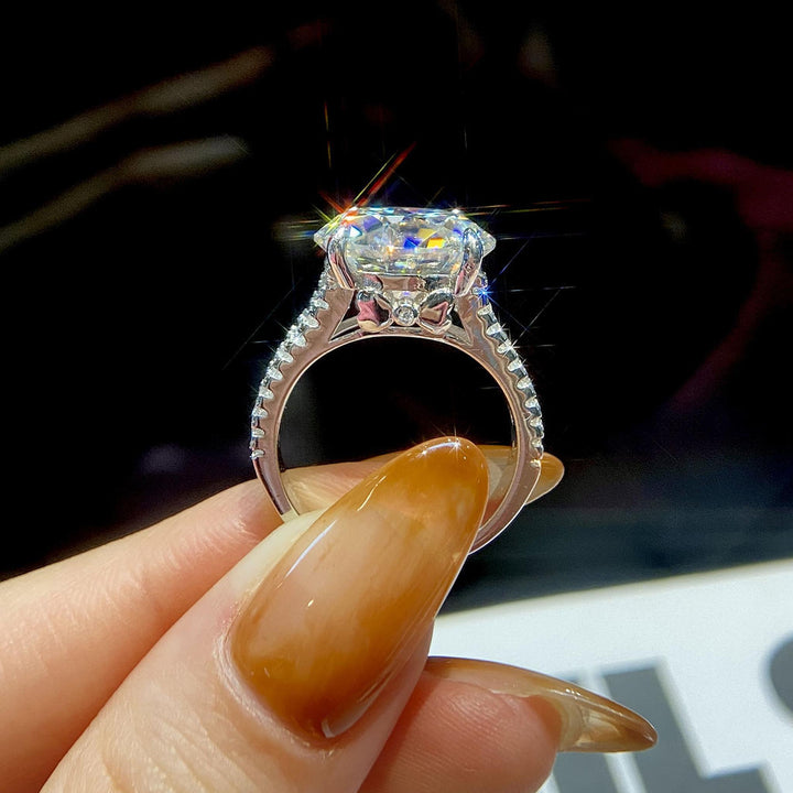 10 Carat Round Cut White Gold Diamond Ring