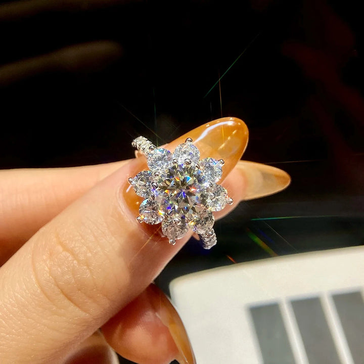 1 Carat White Gold Flower Diamond Ring