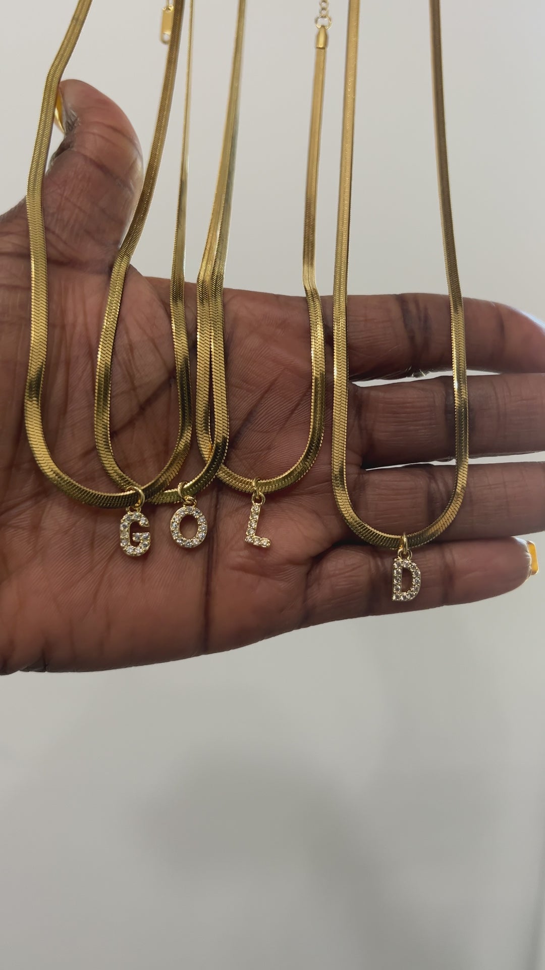 Initial pendant necklace