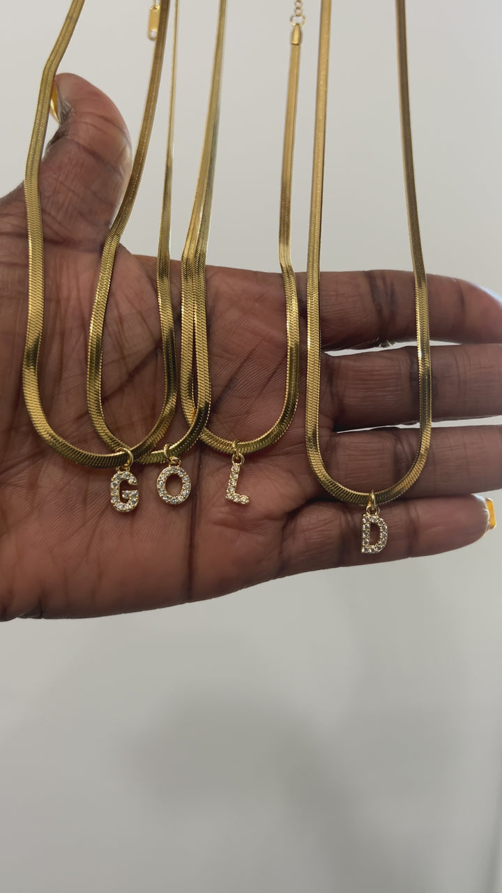 Initial pendant necklace