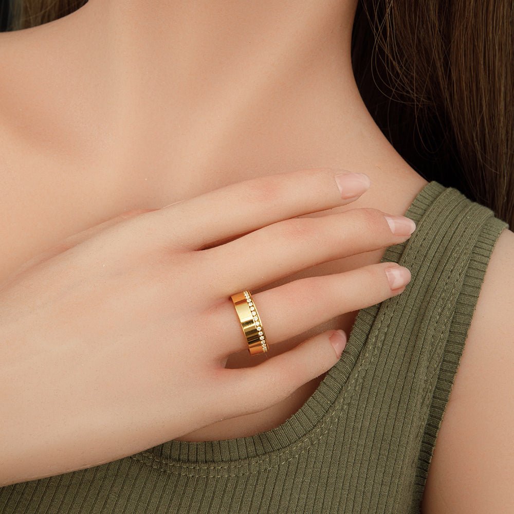 Gold Ring with One Layer Stones - iceandgold