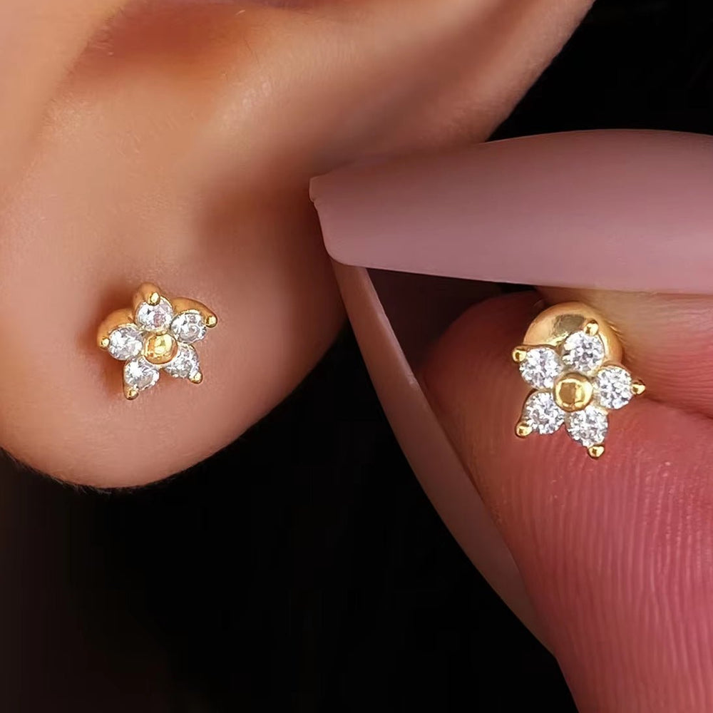 Mini Flower Stud Earrings - iceandgold