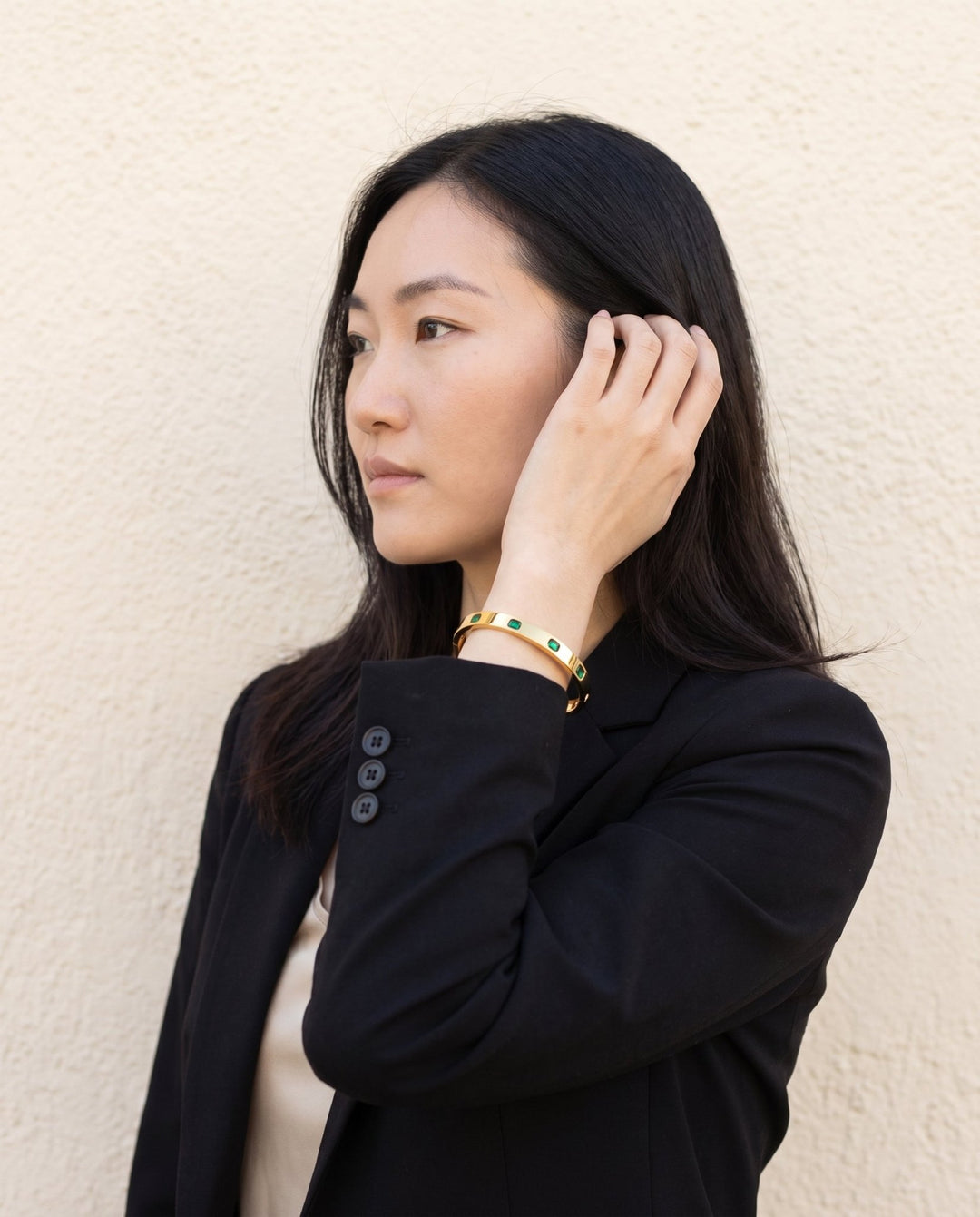 Emerald Inlay Gold Bangle Bracelet - iceandgold