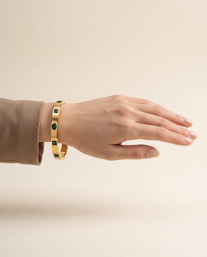 Emerald Inlay Gold Bangle Bracelet - iceandgold