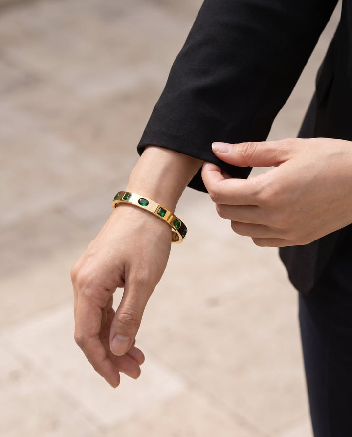 Emerald Inlay Gold Bangle Bracelet - iceandgold