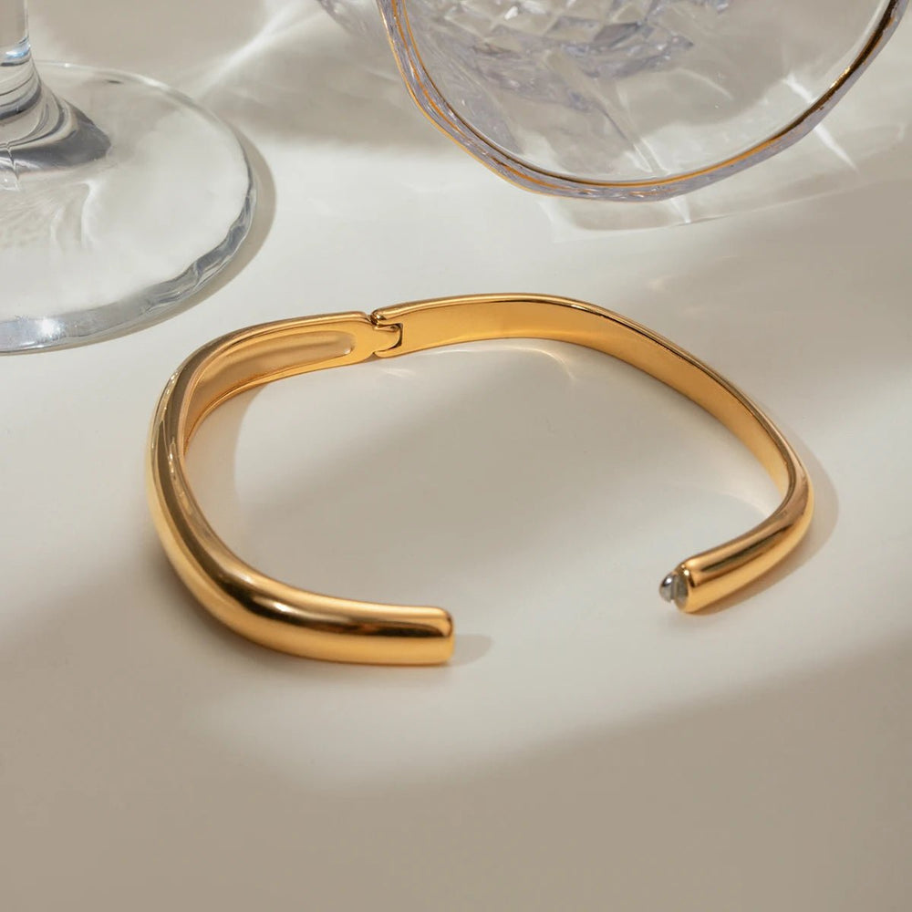 Gold Square Bracelet - iceandgold