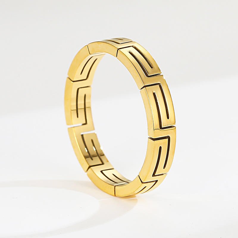 Maze Signature Ring - iceandgold